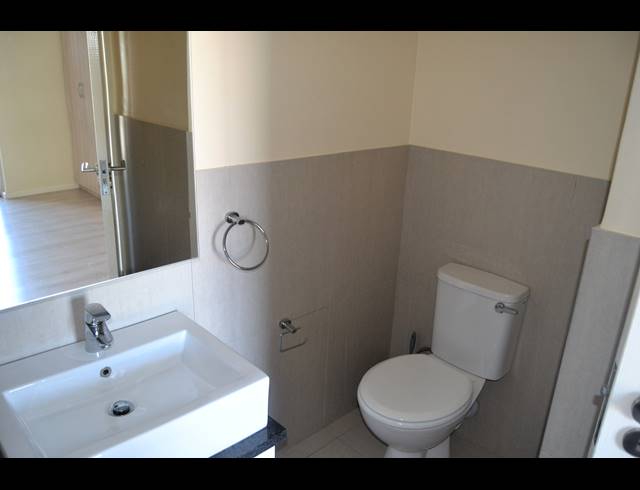 2 BEDROOM APARTMENT TO LET IN STRAND NORTH